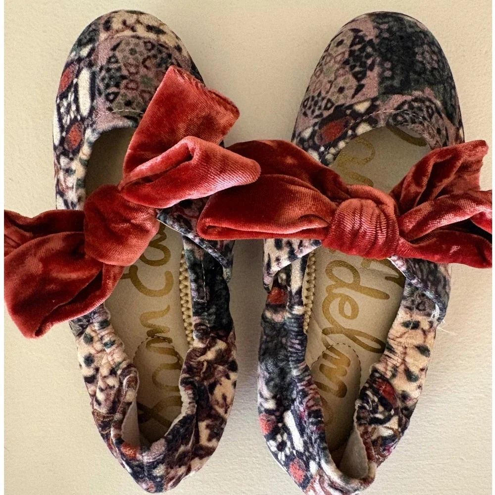 Sam Edelman Girls Velvet Floral Tapestry Ballet Flats with Oversized Bow Size 1